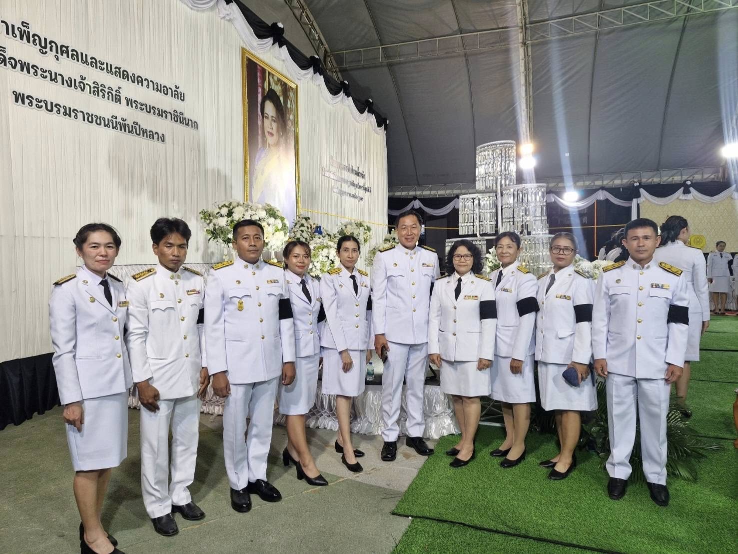 จังหวัดชุมพร จัดพิธีบำเพ็ญกุศลครบ 15 วัน (ปัณรสมวาร) เพื่ออุทิศถวายพระราชกุศลแด่สมเด็จพระนางเจ้าสิริกิติ์ พระบรมราชินีนาถ พระบรมราชชนนีพันปีหลวง เพื่อแสดงความอาลัยและน้อมรำลึกในพระมหากรุณาธิคุณอย่างหาที่สุดมิได้