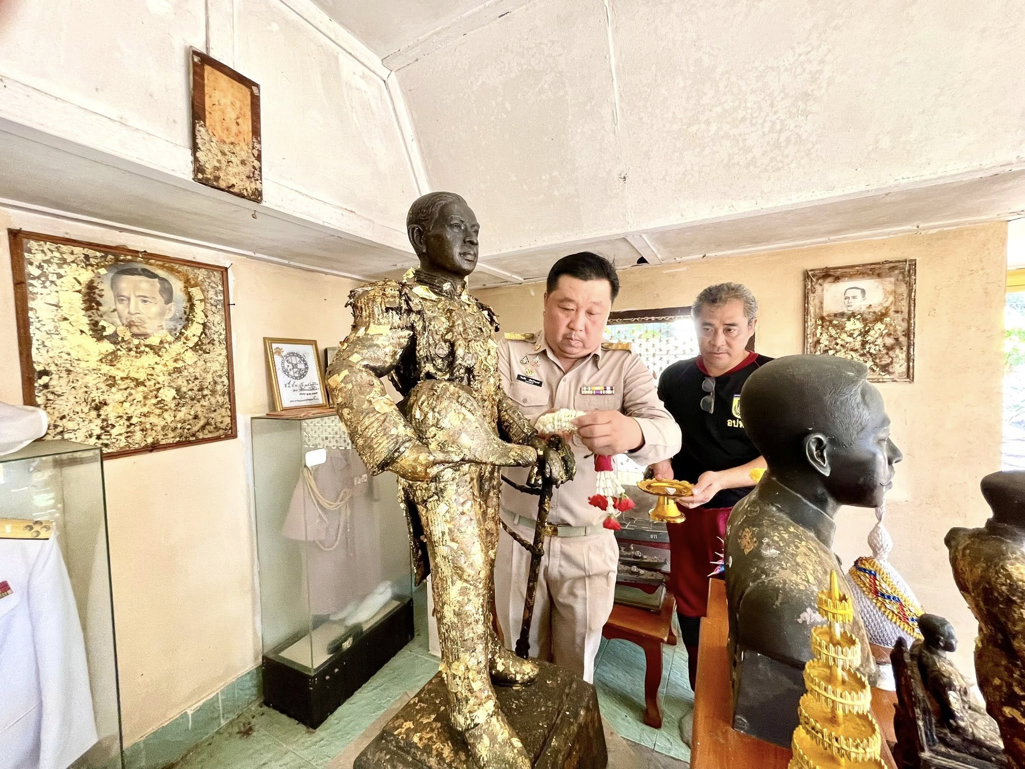 พิธีบวงสรวงเนื่องในวันคล้ายวันประสูติพลเรือเอกพระเจ้าบรมวงศ์เธอ พระองค์เจ้าอาภากรเกียรติวงศ์ กรมหลวงชุมพรเขตอุดมศักดิ์